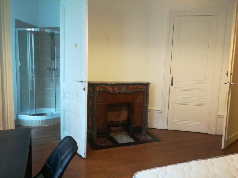 chambre41-17601233483380798912.jpg