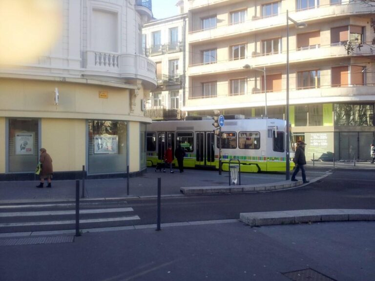 tramway-2-3858091834847530811.jpg